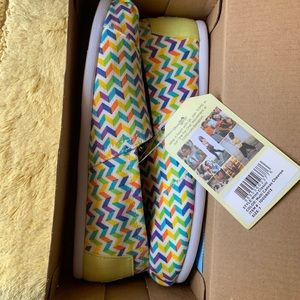 Classic Chevron Toms New w/Tags
